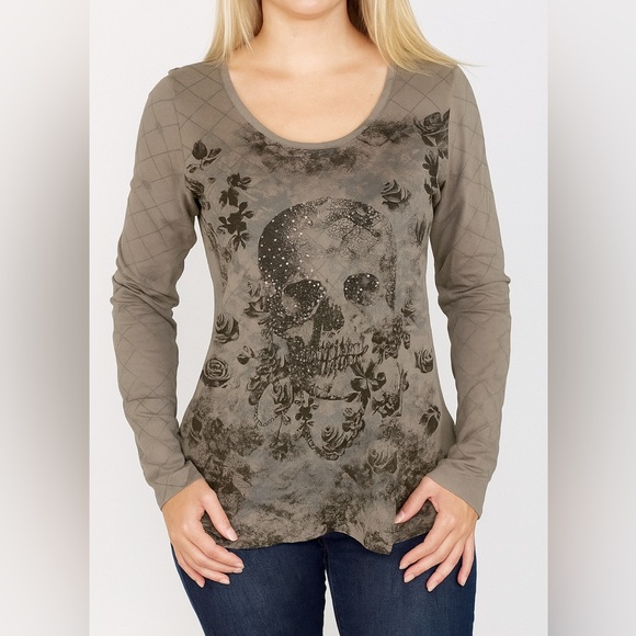 SUPER CUTE LONG SLEEVE SKULL TSHIRT NWT SIZE L - Picture 1 of 6